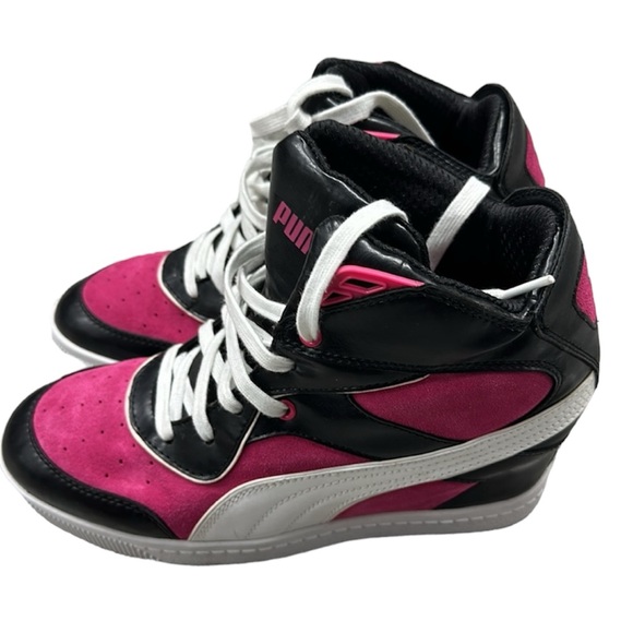 Women’s puma sneakers(like new) - Picture 2 of 3